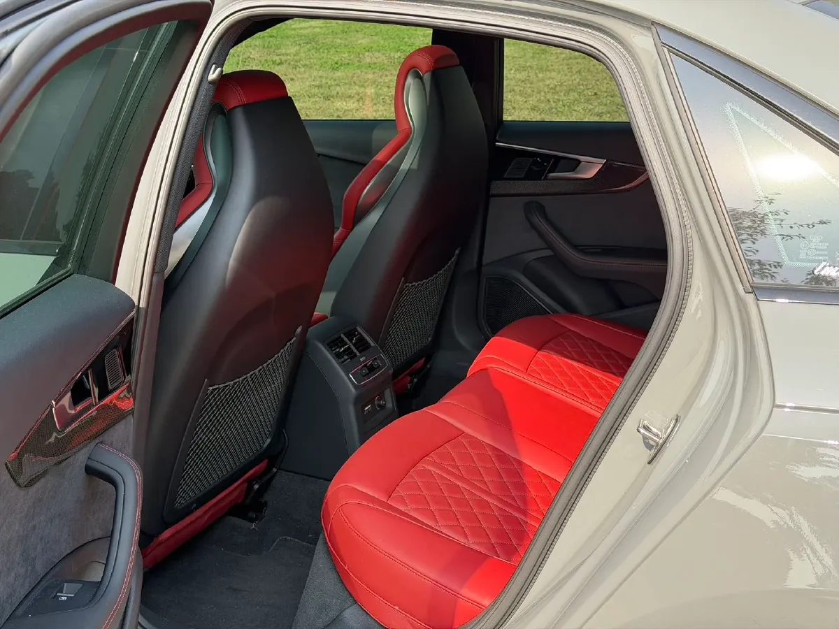 2022 Audi S4 3.0T 354HP V6 8AT,autocango,china used car exporter,china ev exporter,chinese used car exporter,chinese used ev exporter