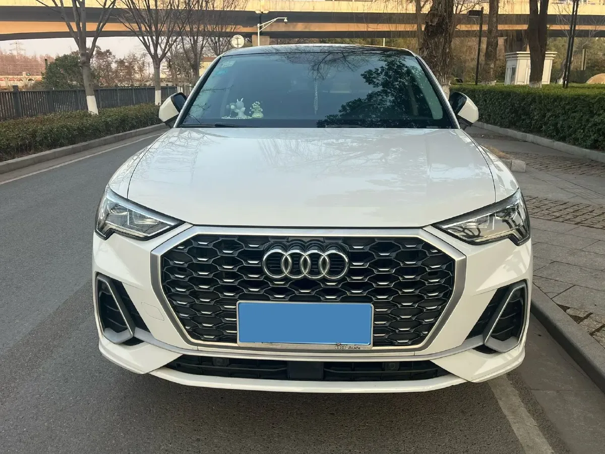 2020 Audi Q3 Sportback 2.0T 186HP L4 7DCT,autocango,china used car exporter,china ev exporter,chinese used car exporter,chinese used ev exporter