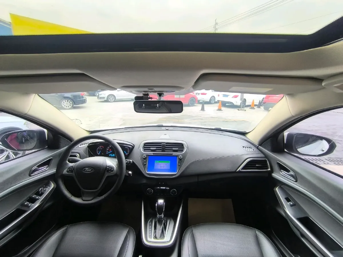 2017 Ford Escort 1.5L 113HP L4 6AT,autocango,china used car exporter,china ev exporter,chinese used car exporter,chinese used ev exporter