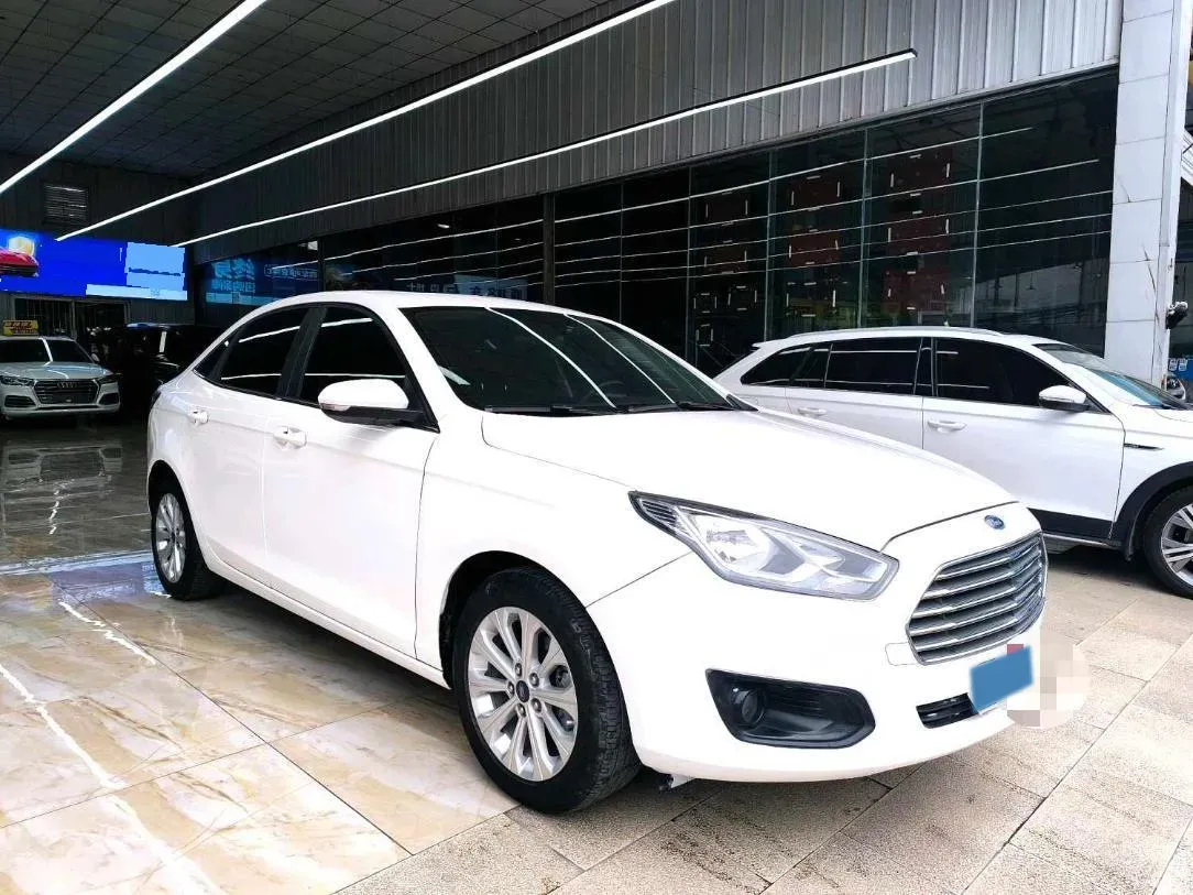 2017 Ford Escort 1.5L 113HP L4 6AT,autocango,china used car exporter,china ev exporter,chinese used car exporter,chinese used ev exporter