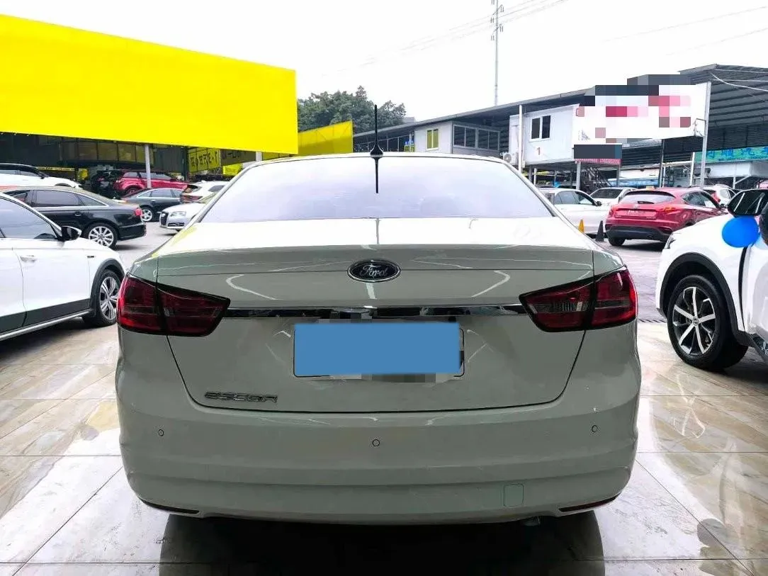 2017 Ford Escort 1.5L 113HP L4 6AT,autocango,china used car exporter,china ev exporter,chinese used car exporter,chinese used ev exporter