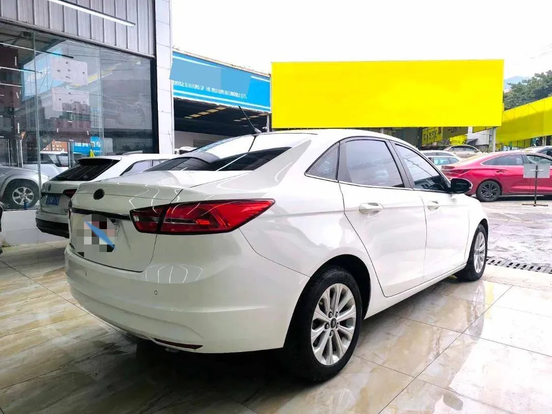 2017 Ford Escort 1.5L 113HP L4 6AT,autocango,china used car exporter,china ev exporter,chinese used car exporter,chinese used ev exporter