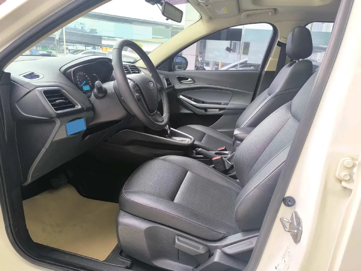 2017 Ford Escort 1.5L 113HP L4 6AT,autocango,china used car exporter,china ev exporter,chinese used car exporter,chinese used ev exporter