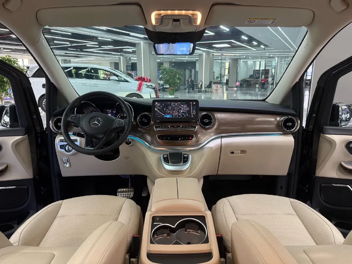 2020 Mercedes-Benz V Class 2.0T 211HP L4 9AT,autocango,china used car exporter,china ev exporter,chinese used car exporter,chinese used ev exporter