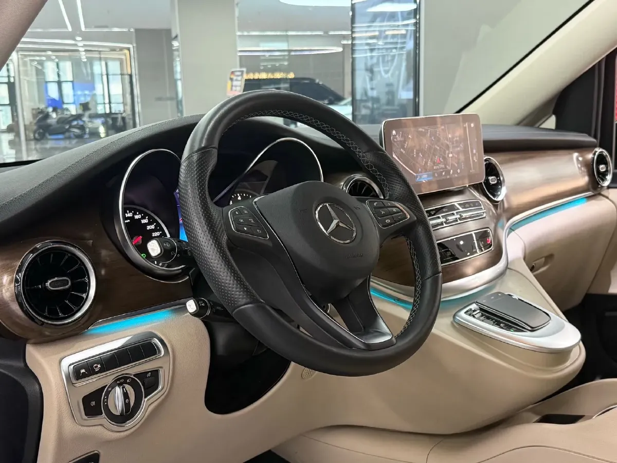 2020 Mercedes-Benz V Class 2.0T 211HP L4 9AT,autocango,china used car exporter,china ev exporter,chinese used car exporter,chinese used ev exporter