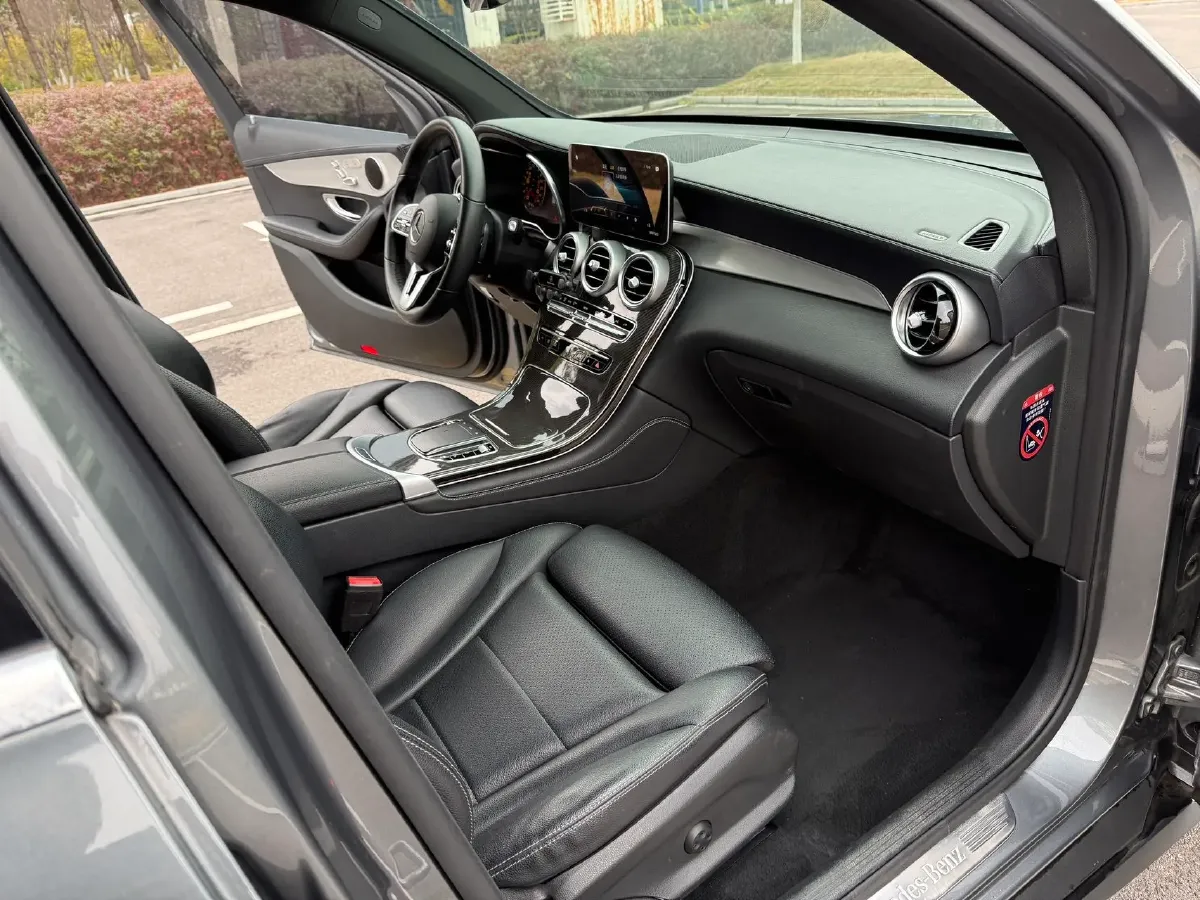 2021 Mercedes-Benz GLC Class 2.0T 197HP L4 9AT,autocango,china used car exporter,china ev exporter,chinese used car exporter,chinese used ev exporter