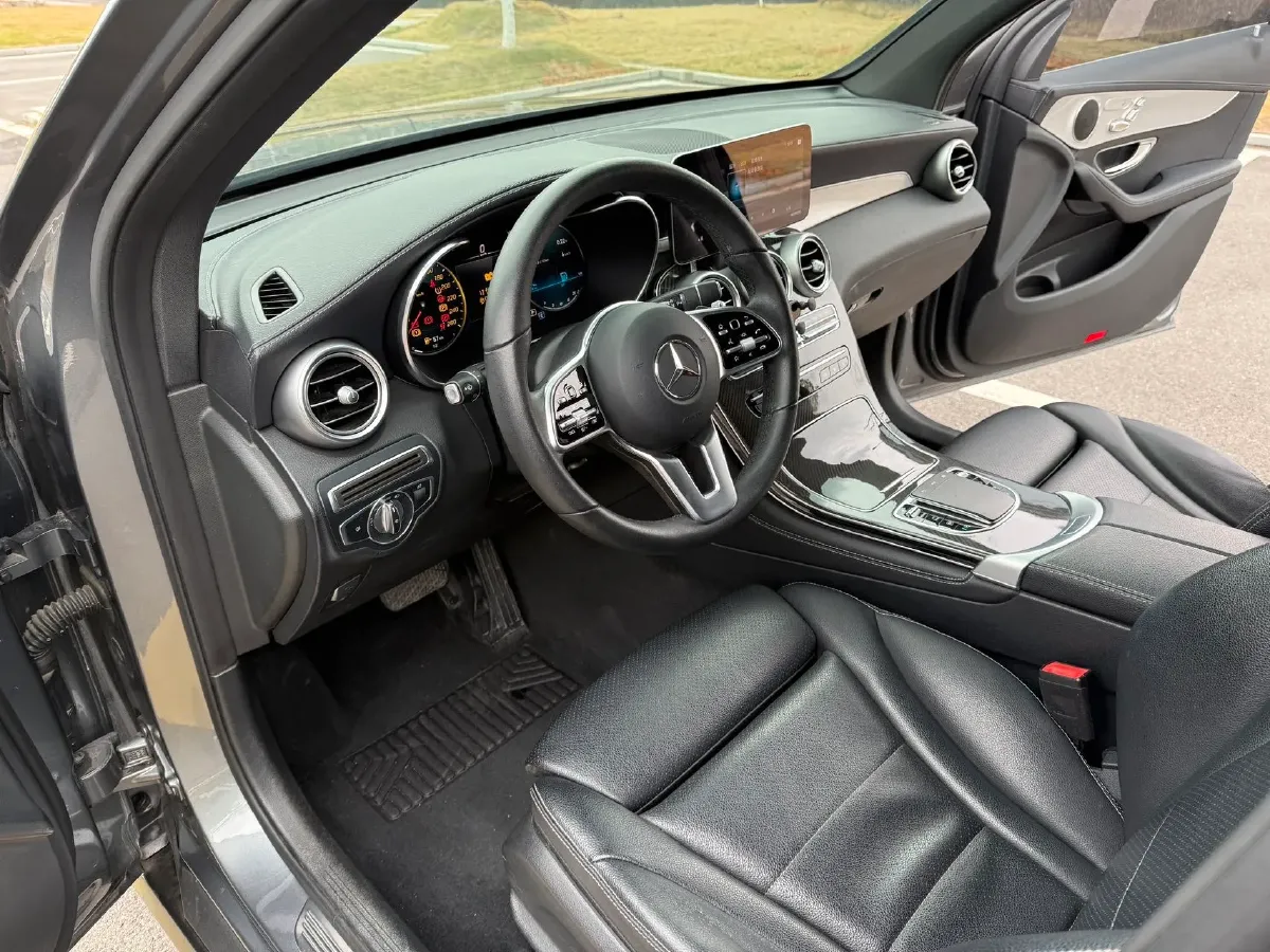 2021 Mercedes-Benz GLC Class 2.0T 197HP L4 9AT,autocango,china used car exporter,china ev exporter,chinese used car exporter,chinese used ev exporter