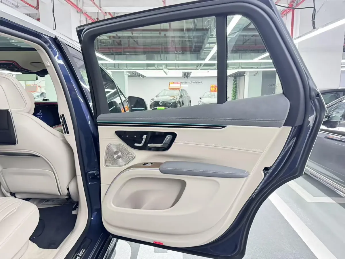 2023 Mercedes-Benz EQS SUV BEV 111.8KWH,autocango,china used car exporter,china ev exporter,chinese used car exporter,chinese used ev exporter