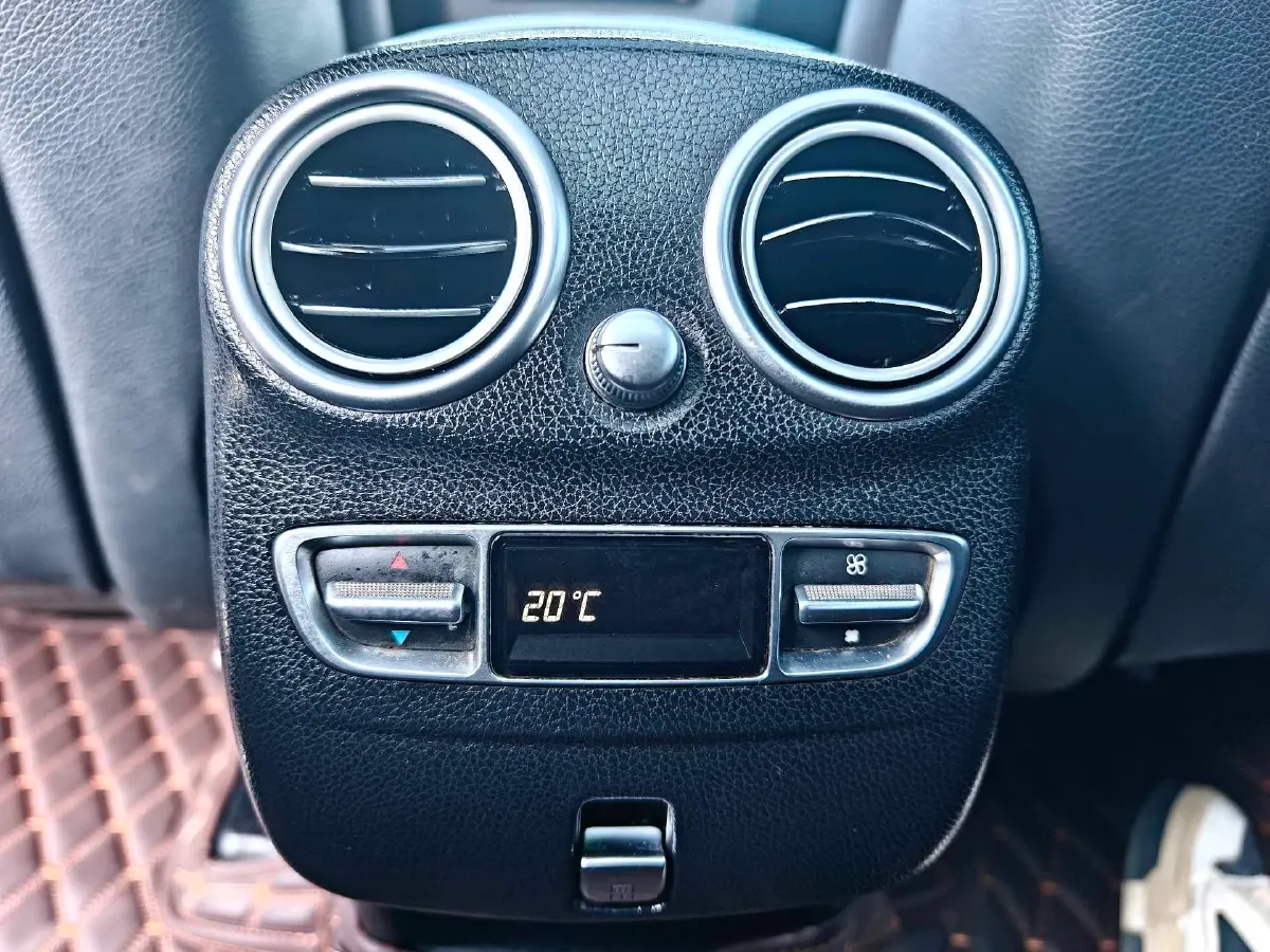 2021 Mercedes-Benz GLC Class 2.0T 258HP L4 9AT,autocango,china used car exporter,china ev exporter,chinese used car exporter,chinese used ev exporter