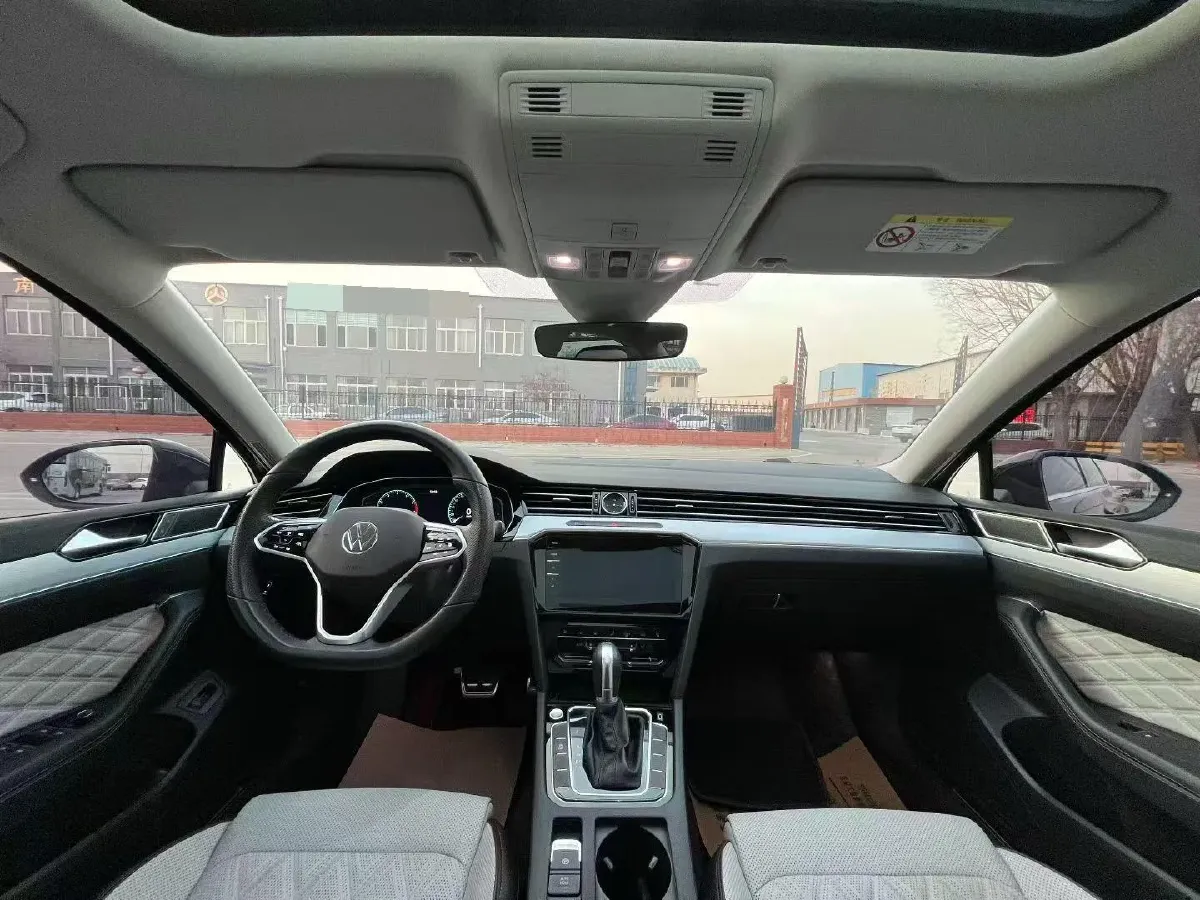 2023 Volkswagen Magotan 2.0T 186HP L4 7DCT,autocango,china used car exporter,china ev exporter,chinese used car exporter,chinese used ev exporter