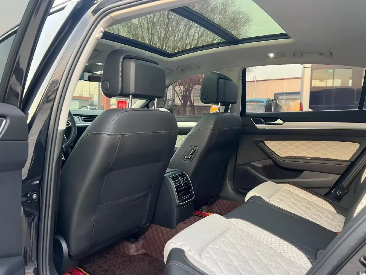 2023 Volkswagen Magotan 2.0T 186HP L4 7DCT,autocango,china used car exporter,china ev exporter,chinese used car exporter,chinese used ev exporter