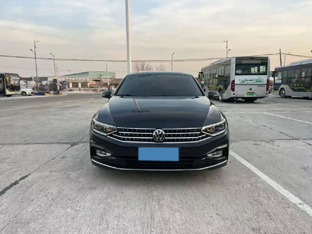 2023 Volkswagen Magotan 2.0T 186HP L4 7DCT,autocango,china used car exporter,china ev exporter,chinese used car exporter,chinese used ev exporter