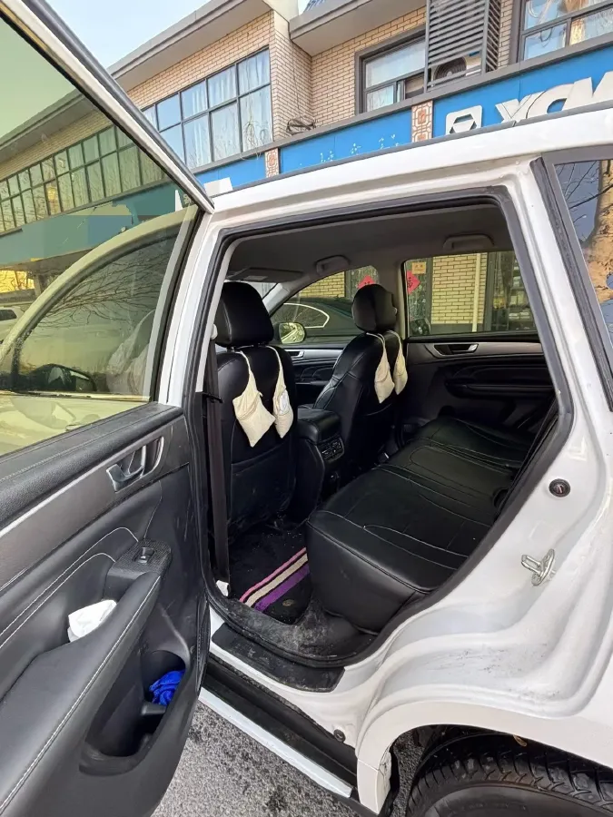 2021 Haval M6 1.5T 150HP L4 6MT,autocango,china used car exporter,china ev exporter,chinese used car exporter,chinese used ev exporter