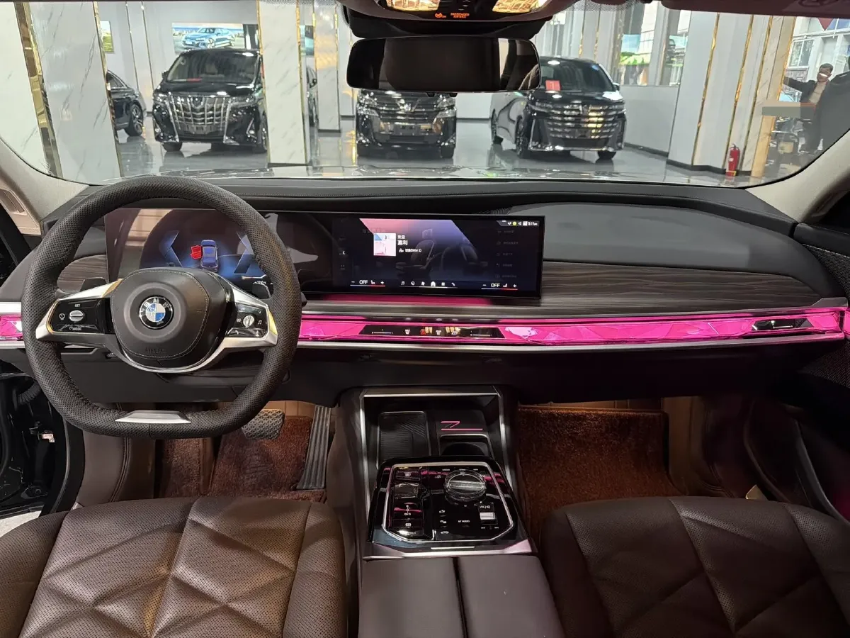 2023 BMW 7 Series 3.0T 272HP L6 8AT,autocango,china used car exporter,china ev exporter,chinese used car exporter,chinese used ev exporter