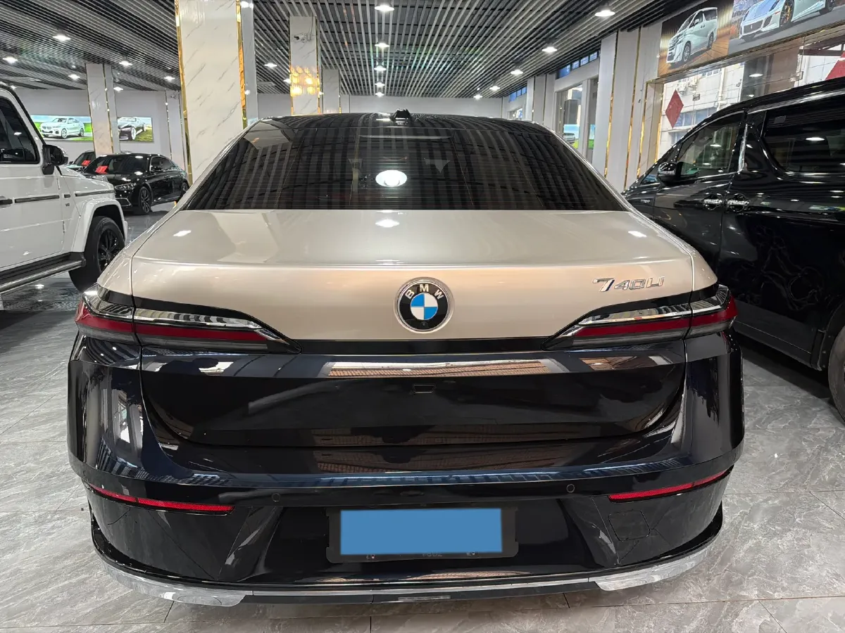 2023 BMW 7 Series 3.0T 272HP L6 8AT,autocango,china used car exporter,china ev exporter,chinese used car exporter,chinese used ev exporter