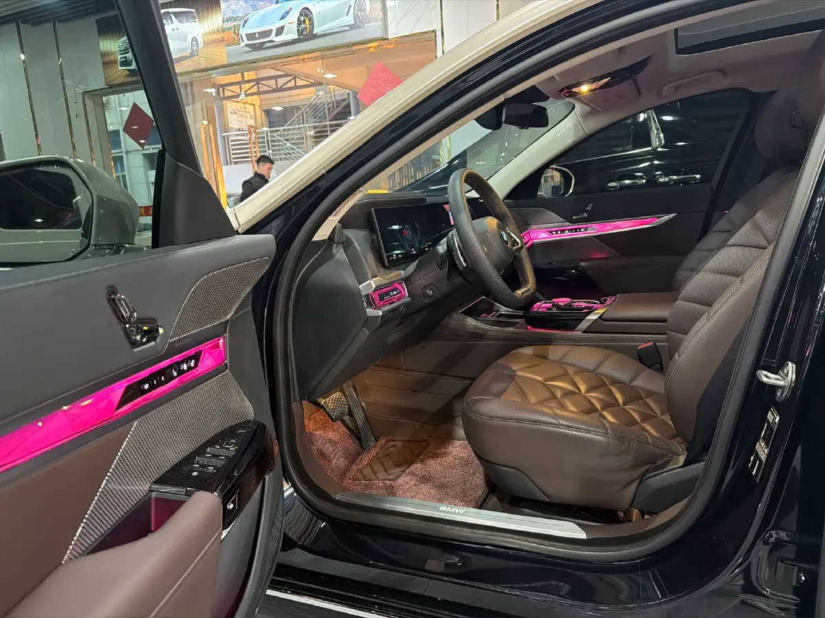 2023 BMW 7 Series 3.0T 272HP L6 8AT,autocango,china used car exporter,china ev exporter,chinese used car exporter,chinese used ev exporter