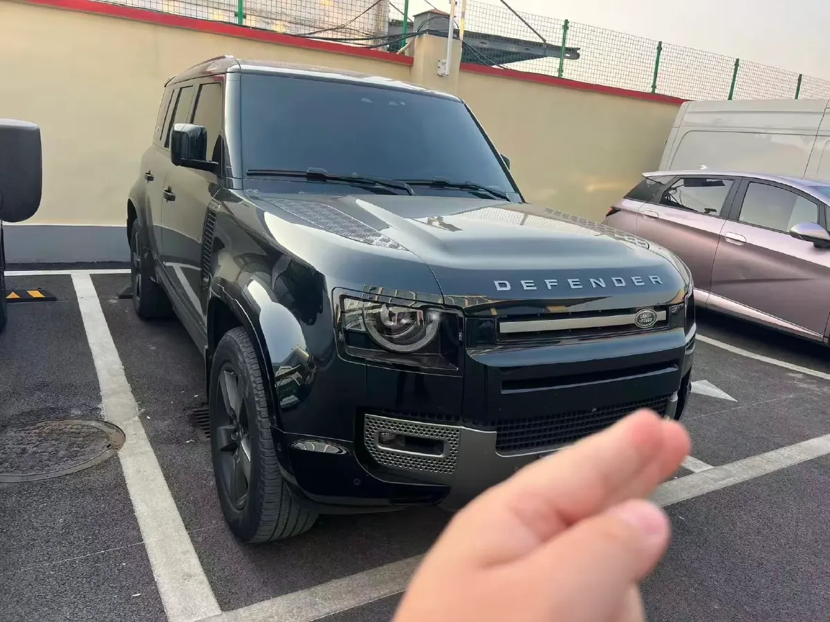 2024 Land Rover Defender 3.0T 400HP L6 8AT,autocango,china used car exporter,china ev exporter,chinese used car exporter,chinese used ev exporter