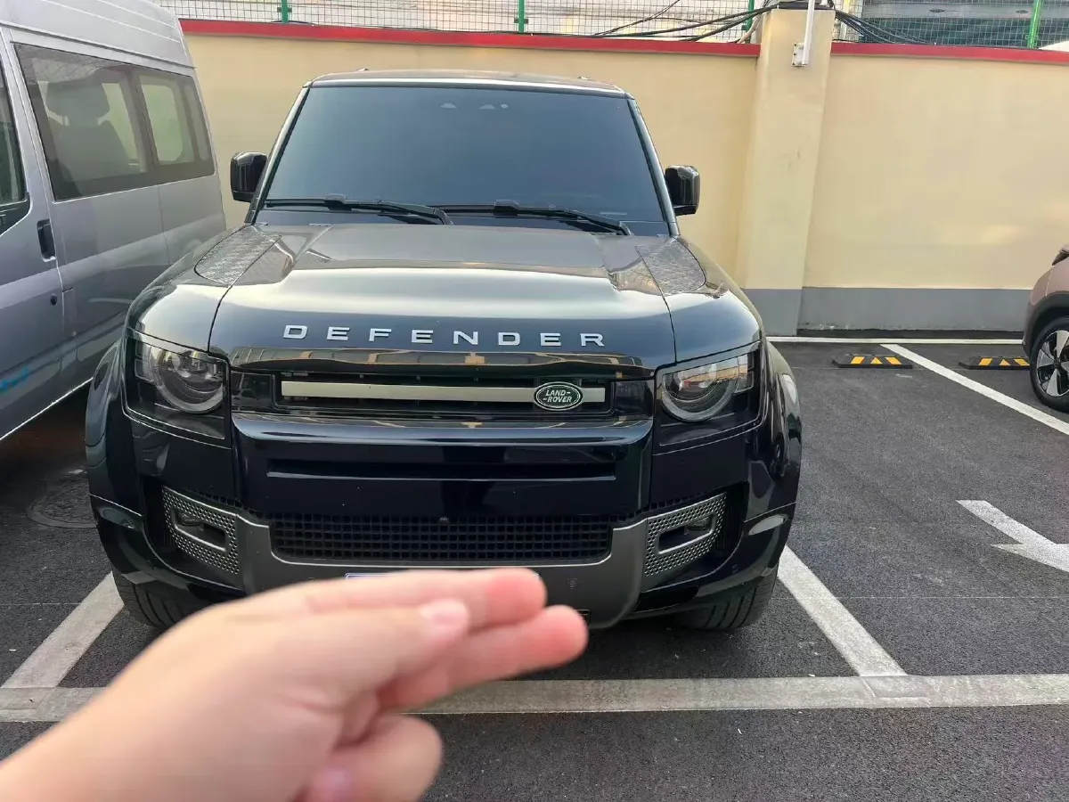 2024 Land Rover Defender 3.0T 400HP L6 8AT,autocango,china used car exporter,china ev exporter,chinese used car exporter,chinese used ev exporter