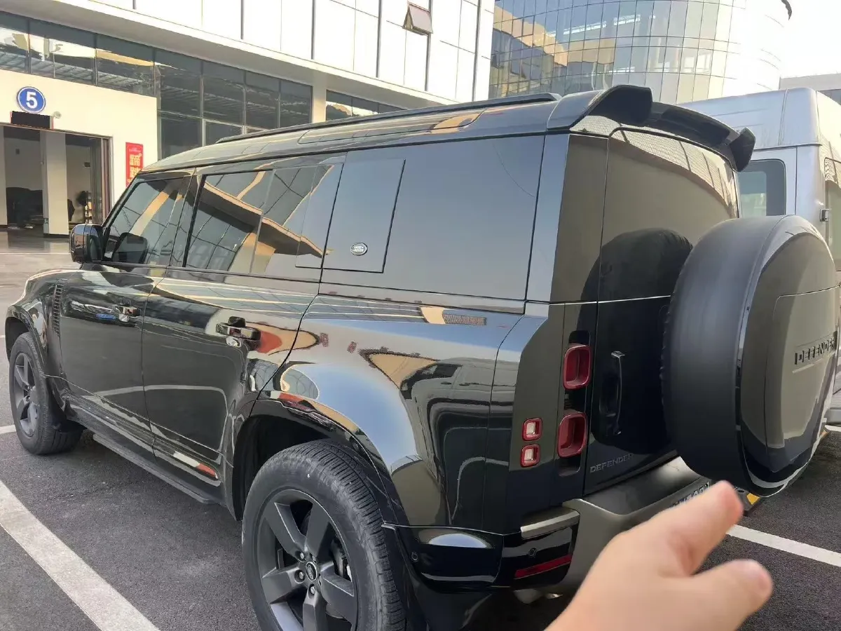 2024 Land Rover Defender 3.0T 400HP L6 8AT,autocango,china used car exporter,china ev exporter,chinese used car exporter,chinese used ev exporter