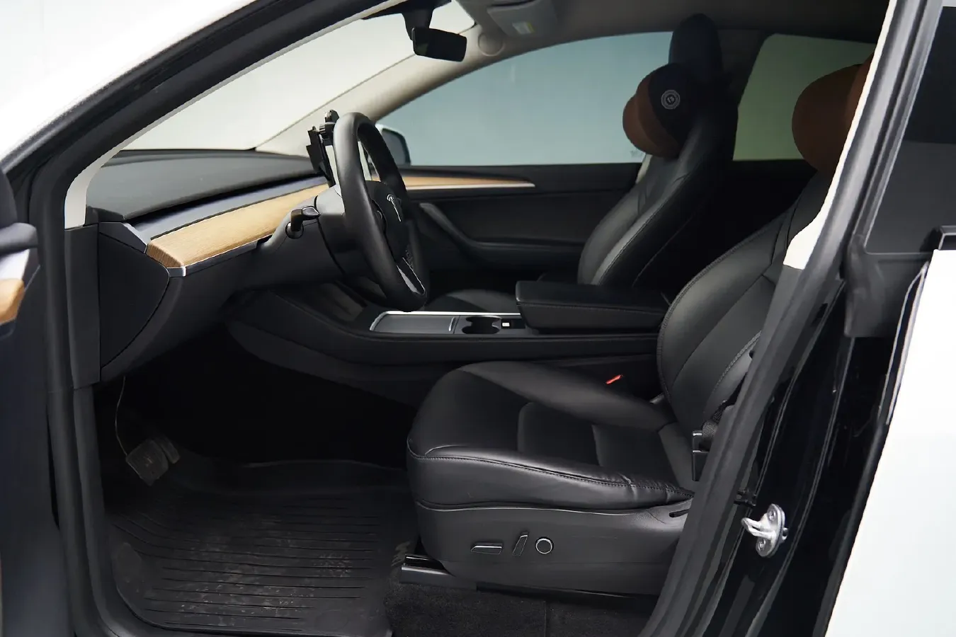 2021 Tesla Model Y BEV 60KWH,autocango,china used car exporter,china ev exporter,chinese used car exporter,chinese used ev exporter