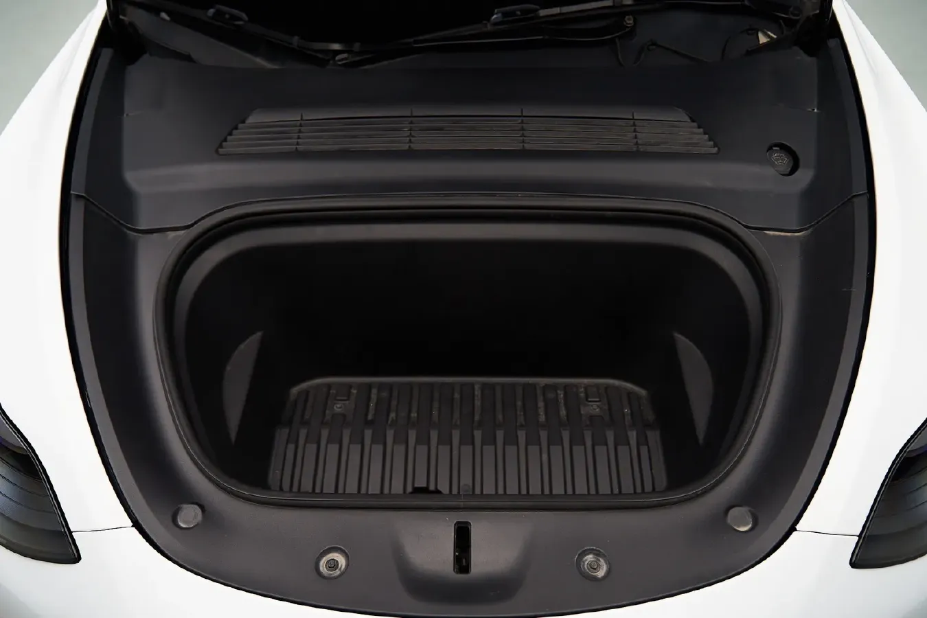 2021 Tesla Model Y BEV 60KWH,autocango,china used car exporter,china ev exporter,chinese used car exporter,chinese used ev exporter