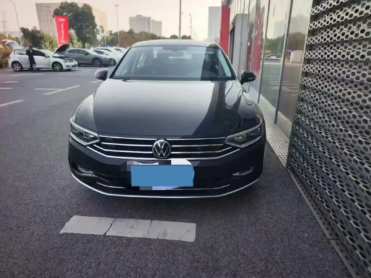 2021 Volkswagen Magotan 2.0T 186HP L4 7DCT,autocango,china used car exporter,china ev exporter,chinese used car exporter,chinese used ev exporter