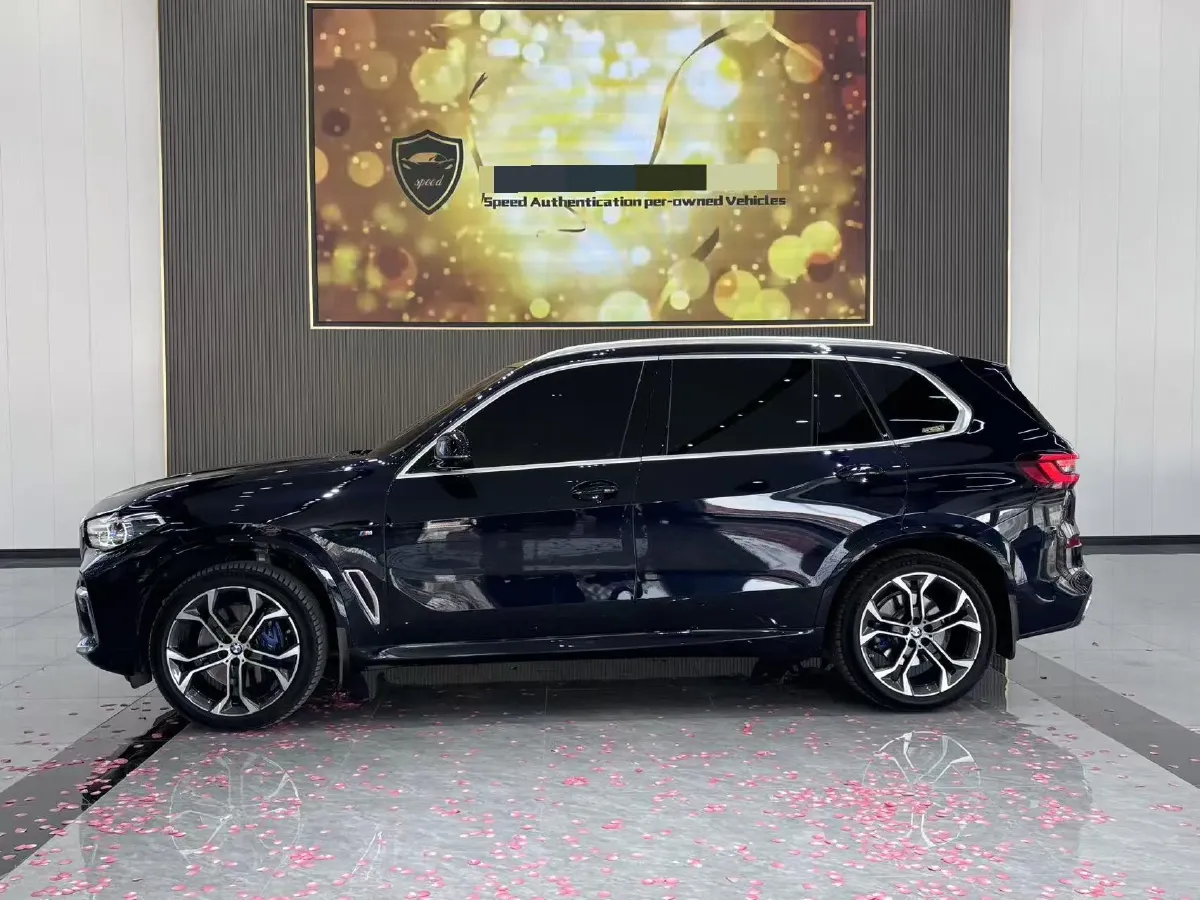 2022 BMW X5 3.0T 333HP L6 8AT,autocango,china used car exporter,china ev exporter,chinese used car exporter,chinese used ev exporter