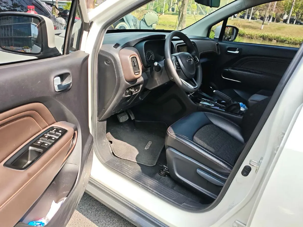 2017 GAC Trumpchi GS3 1.3T 137HP L4 6AT,autocango,china used car exporter,china ev exporter,chinese used car exporter,chinese used ev exporter