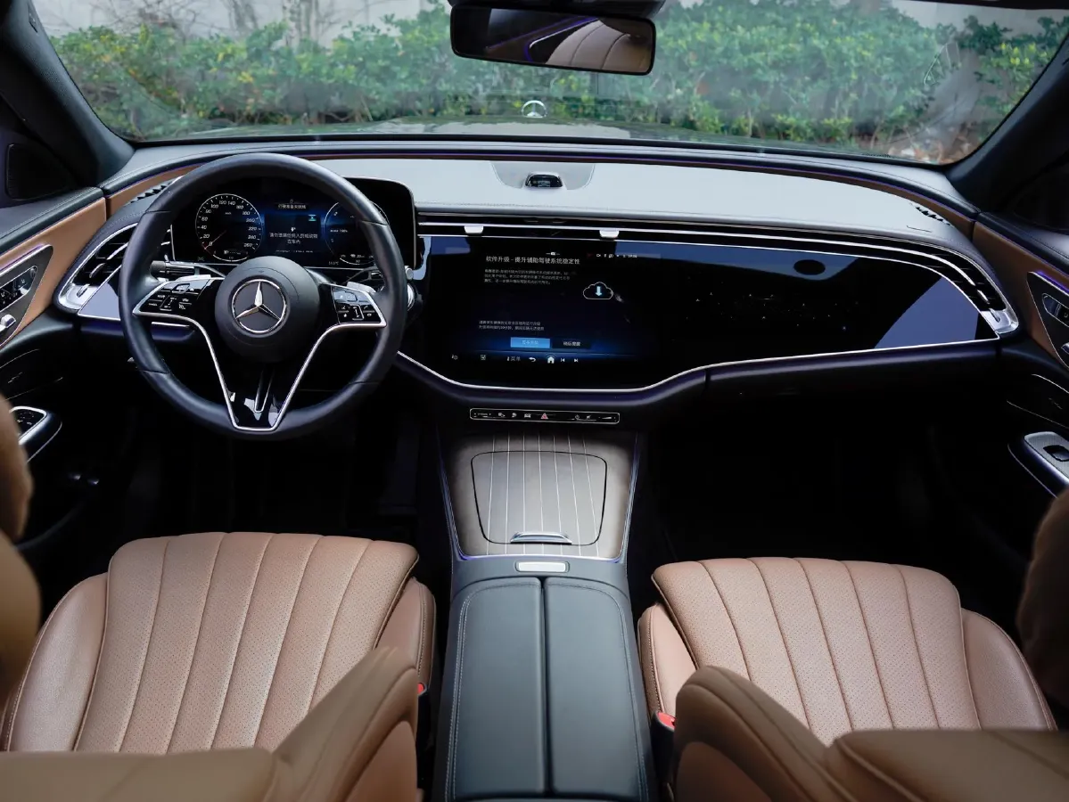 2024 Mercedes-Benz E Class 2.0T 204HP L4 9AT PHEV 25.4KWH,autocango,china used car exporter,china ev exporter,chinese used car exporter,chinese used ev exporter