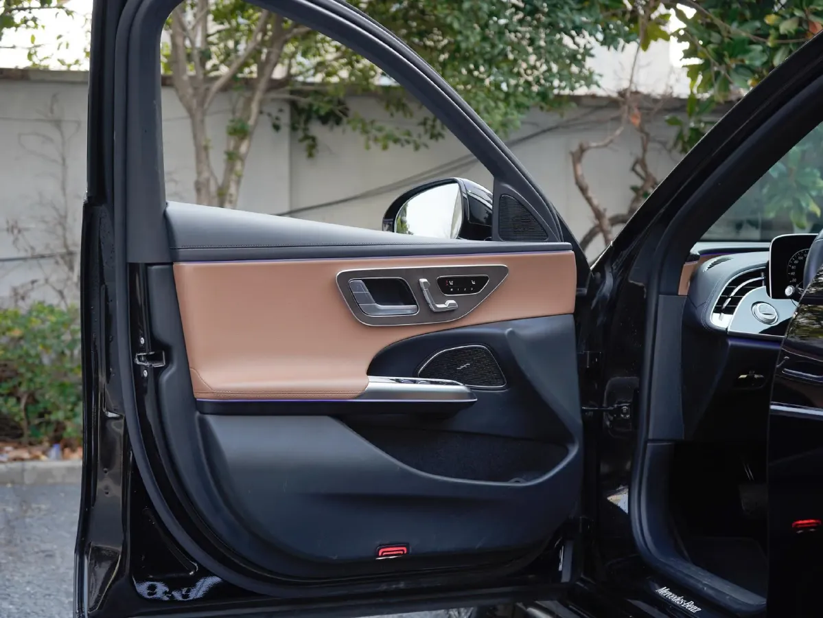 2024 Mercedes-Benz E Class 2.0T 204HP L4 9AT PHEV 25.4KWH,autocango,china used car exporter,china ev exporter,chinese used car exporter,chinese used ev exporter