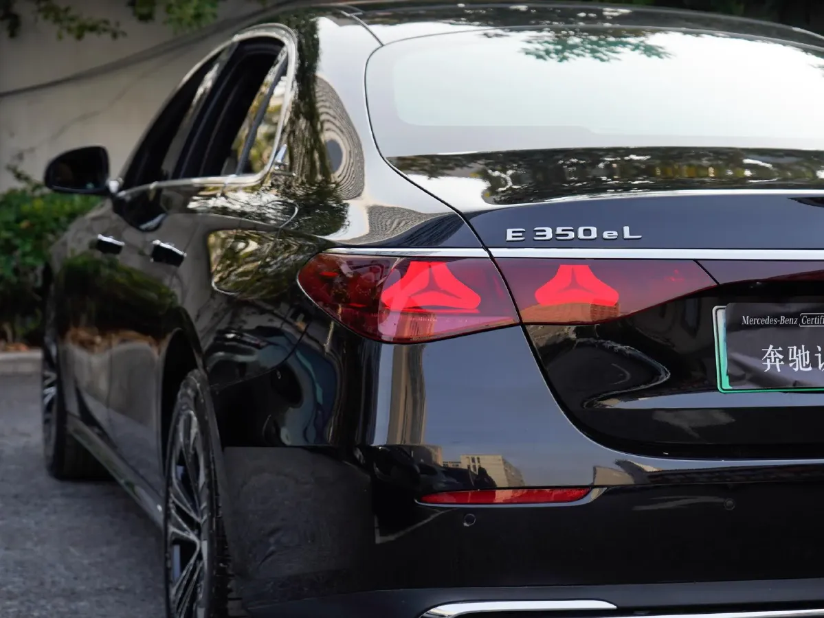 2024 Mercedes-Benz E Class 2.0T 204HP L4 9AT PHEV 25.4KWH,autocango,china used car exporter,china ev exporter,chinese used car exporter,chinese used ev exporter