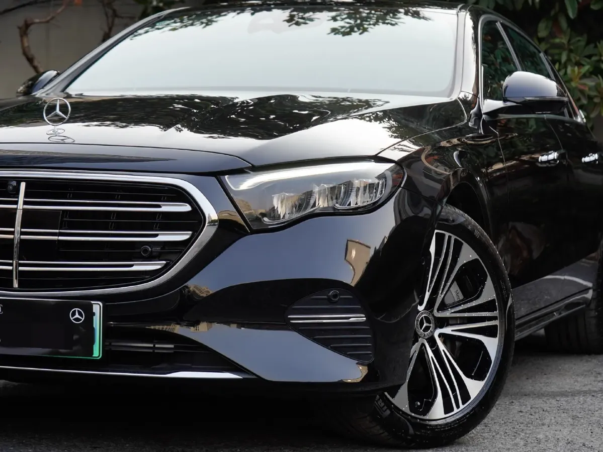 2024 Mercedes-Benz E Class 2.0T 204HP L4 9AT PHEV 25.4KWH,autocango,china used car exporter,china ev exporter,chinese used car exporter,chinese used ev exporter