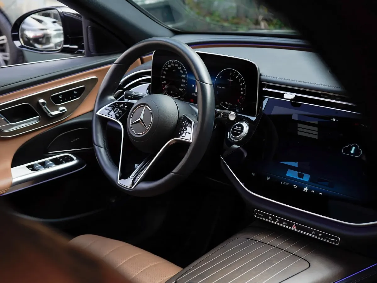 2024 Mercedes-Benz E Class 2.0T 204HP L4 9AT PHEV 25.4KWH,autocango,china used car exporter,china ev exporter,chinese used car exporter,chinese used ev exporter