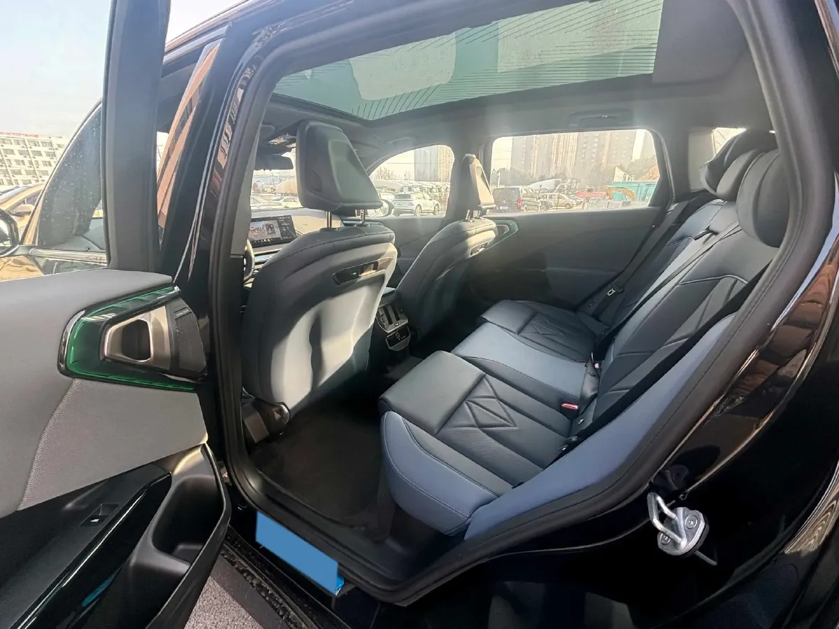 2025 BMW X3 2.0T 258HP L4 8AT,autocango,china used car exporter,china ev exporter,chinese used car exporter,chinese used ev exporter