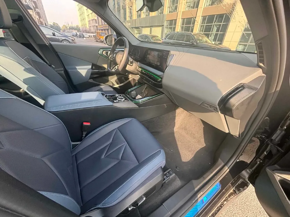 2025 BMW X3 2.0T 258HP L4 8AT,autocango,china used car exporter,china ev exporter,chinese used car exporter,chinese used ev exporter