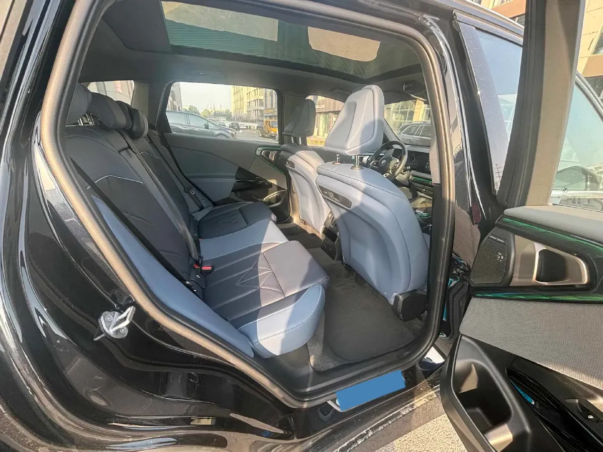 2025 BMW X3 2.0T 258HP L4 8AT,autocango,china used car exporter,china ev exporter,chinese used car exporter,chinese used ev exporter