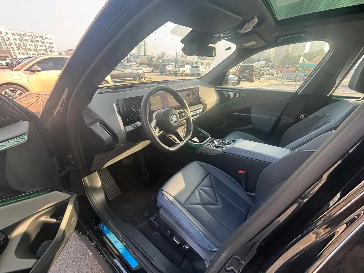 2025 BMW X3 2.0T 258HP L4 8AT,autocango,china used car exporter,china ev exporter,chinese used car exporter,chinese used ev exporter