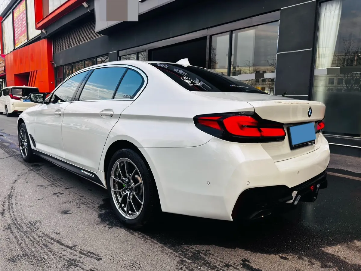 2021 BMW 5 Series 2.0T 184HP L4 8AT,autocango,china used car exporter,china ev exporter,chinese used car exporter,chinese used ev exporter