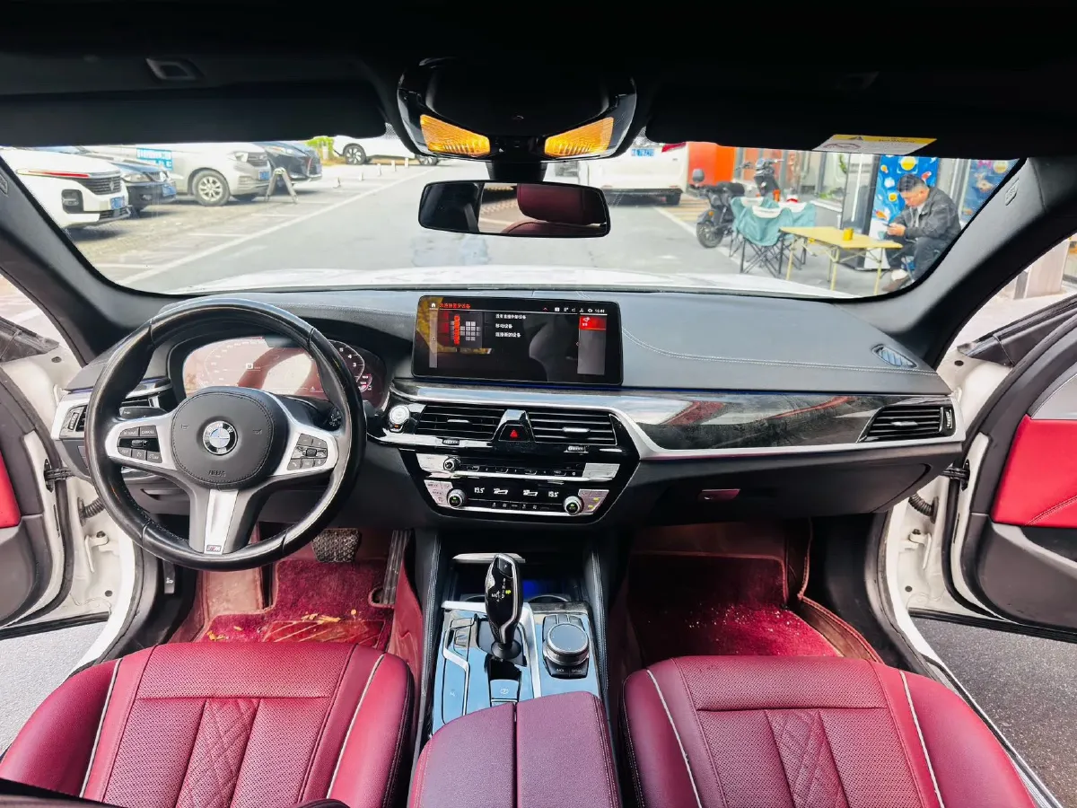 2021 BMW 5 Series 2.0T 184HP L4 8AT,autocango,china used car exporter,china ev exporter,chinese used car exporter,chinese used ev exporter