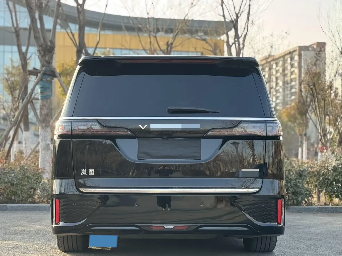 2025 Voyah Dream 1.5T 150HP L4 PHEV 41.7KWH,autocango,china used car exporter,china ev exporter,chinese used car exporter,chinese used ev exporter
