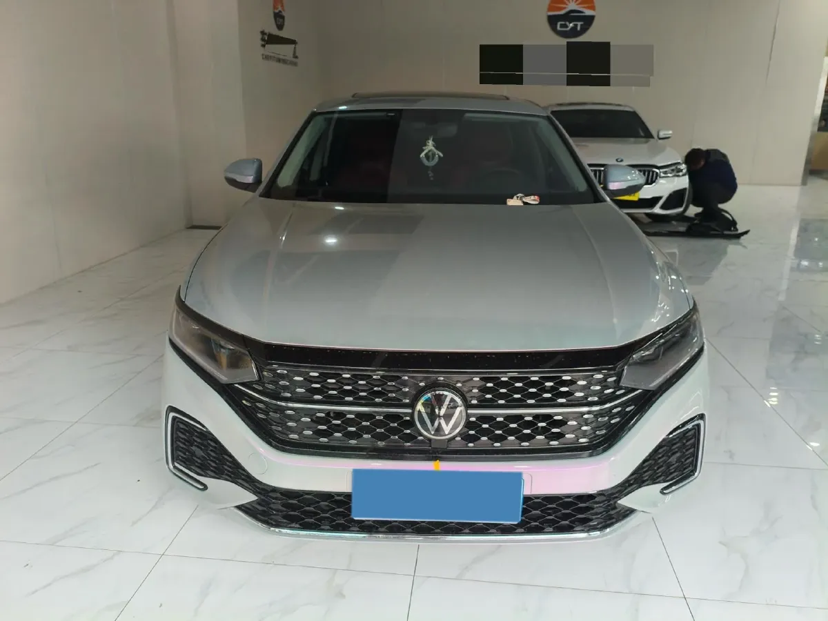 2024 Volkswagen Passat 2.0T 220HP L4 7DCT,autocango,china used car exporter,china ev exporter,chinese used car exporter,chinese used ev exporter