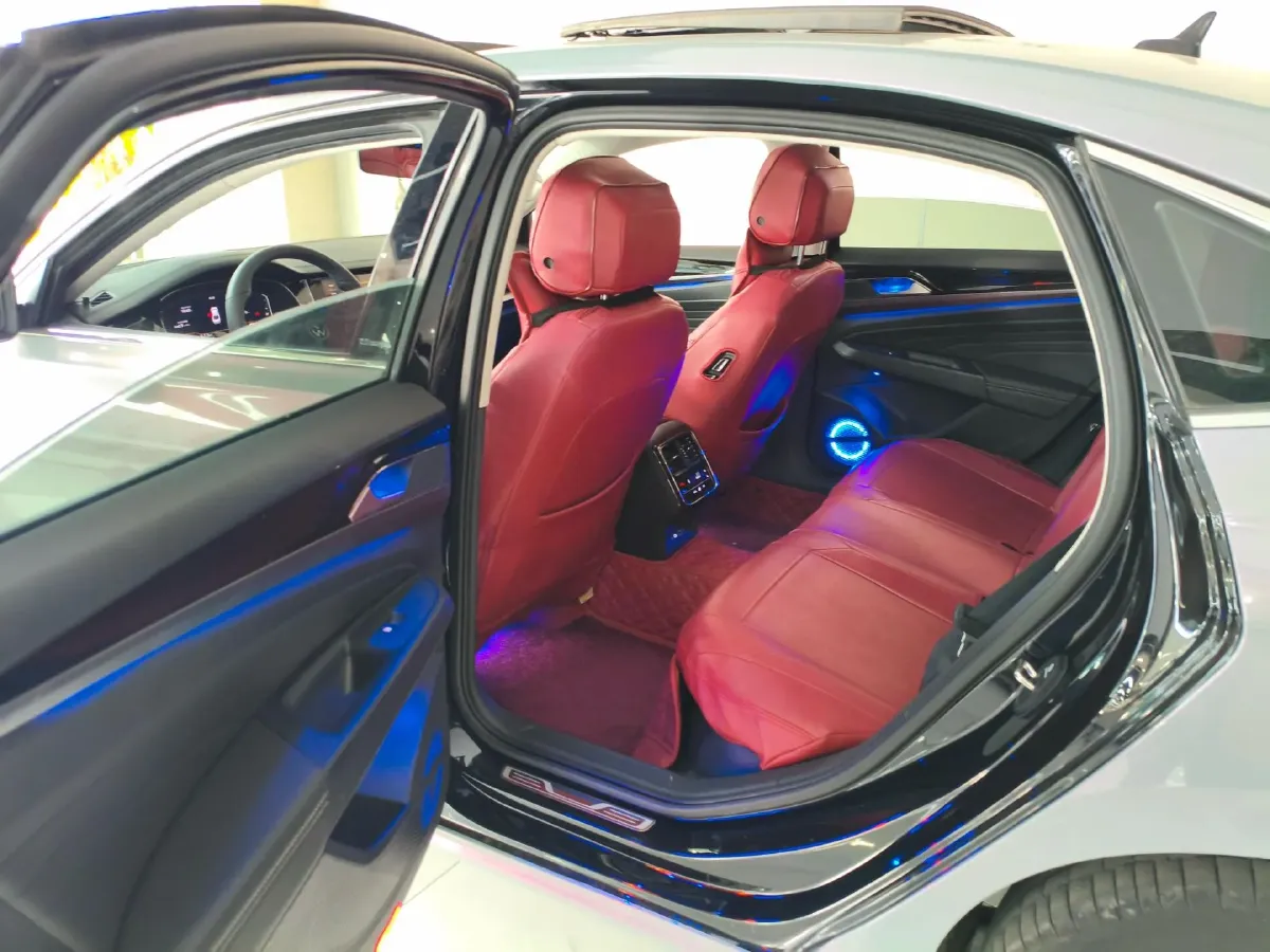 2024 Volkswagen Passat 2.0T 220HP L4 7DCT,autocango,china used car exporter,china ev exporter,chinese used car exporter,chinese used ev exporter