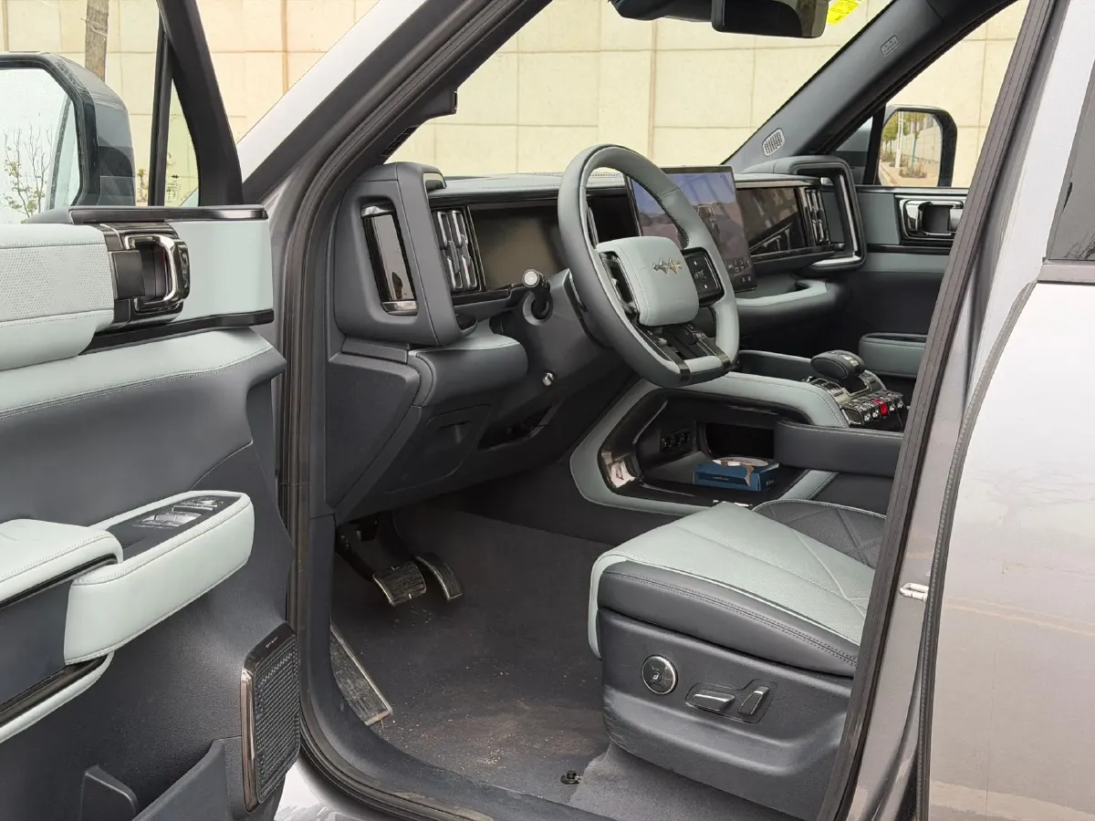 2025 FangChengBao Bao 5 1.5T 194HP L4 E-CVT PHEV 31.8KWH,autocango,china used car exporter,china ev exporter,chinese used car exporter,chinese used ev exporter