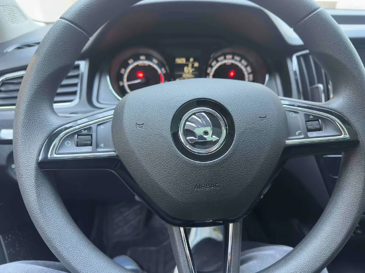 2022 Skoda Kamiq 1.5L 112HP L4 6AT,autocango,china used car exporter,china ev exporter,chinese used car exporter,chinese used ev exporter