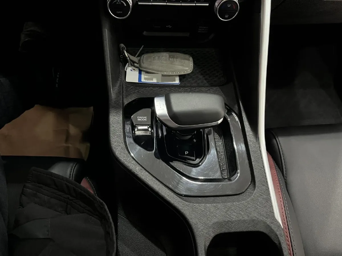 2021 Geely Coolray 1.4T 141HP L4 6DCT,autocango,china used car exporter,china ev exporter,chinese used car exporter,chinese used ev exporter