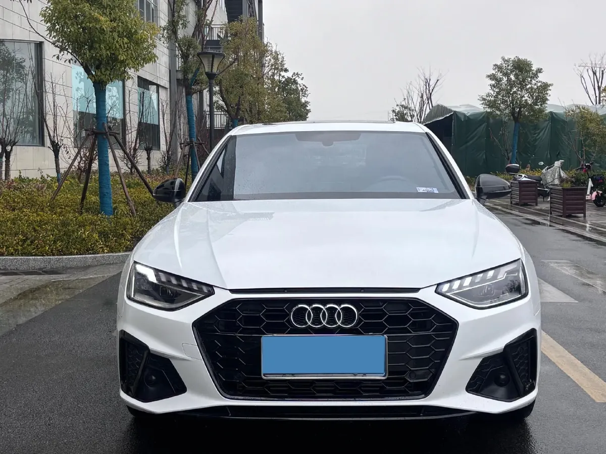 2024 Audi A4L 2.0T 190HP L4 7DCT,autocango,china used car exporter,china ev exporter,chinese used car exporter,chinese used ev exporter