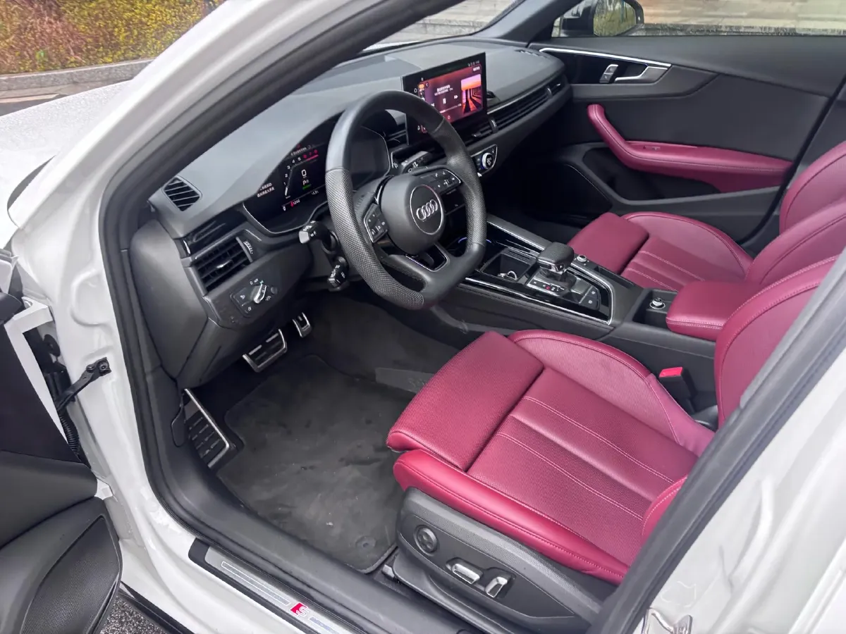 2024 Audi A4L 2.0T 190HP L4 7DCT,autocango,china used car exporter,china ev exporter,chinese used car exporter,chinese used ev exporter