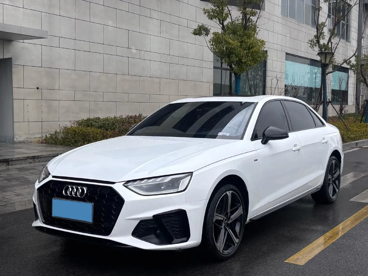 2024 Audi A4L 2.0T 190HP L4 7DCT,autocango,china used car exporter,china ev exporter,chinese used car exporter,chinese used ev exporter