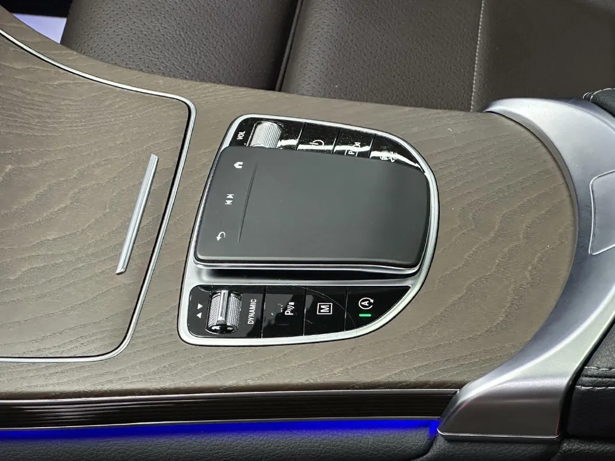 2022 Mercedes-Benz GLC Class 2.0T 258HP L4 9AT,autocango,china used car exporter,china ev exporter,chinese used car exporter,chinese used ev exporter