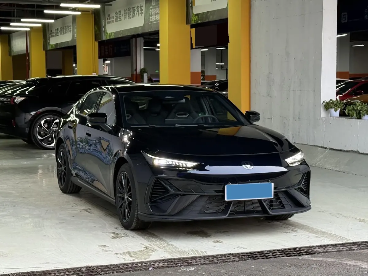 2025 ChangAn UNI-V 1.5T 192HP L4 7DCT,autocango,china used car exporter,china ev exporter,chinese used car exporter,chinese used ev exporter